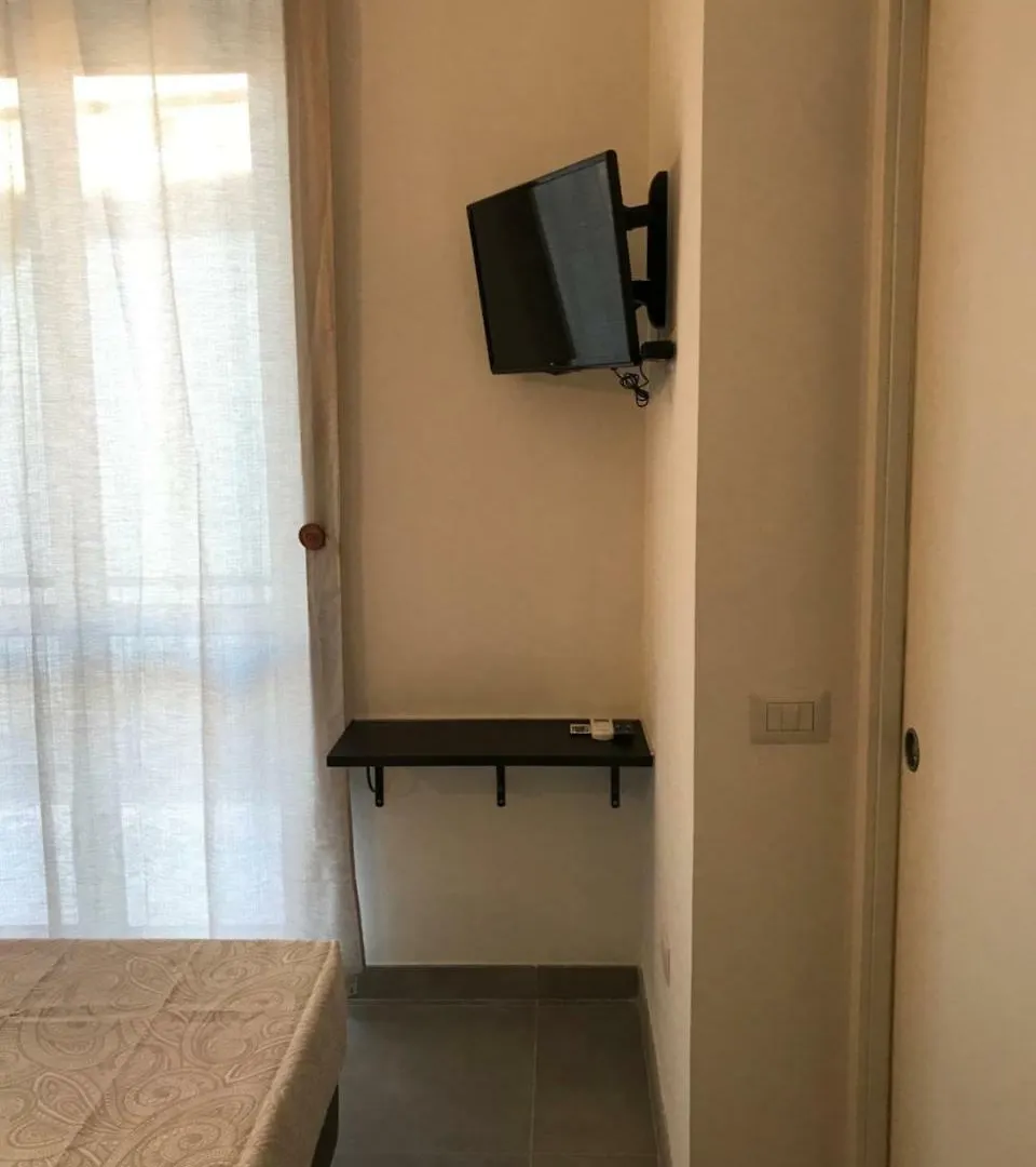 Joy Rooms Milan 3*,  Italy